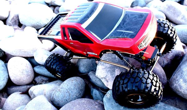 Redcat Racing Everest-10 Electric Rock Crawler with Waterproof Electronics, 2.4Ghz Radio Control (1/10 Scale), Red/Black - Image 4