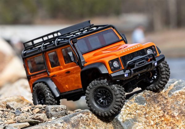 TRX-4M 4X4 Crawler with Land Rover Defender Body - Image 7