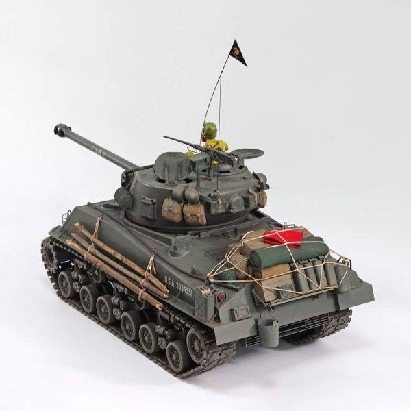 1/10 M4A3E8 Fury Sherman Brad Pitt Tank with Master Camouflage Weathering+Figure RTR RC Tanks - Image 9