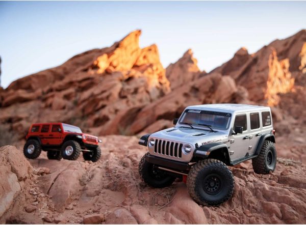 Axial RC Truck 1/6 SCX6 Jeep JLU Wrangler 4WD Rock Crawler RTR (Batteries and Charger Not Included): Silver, AXI05000T2 - Image 7