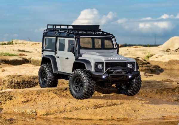 TRX-4M 4X4 Crawler with Land Rover Defender Body - Image 7