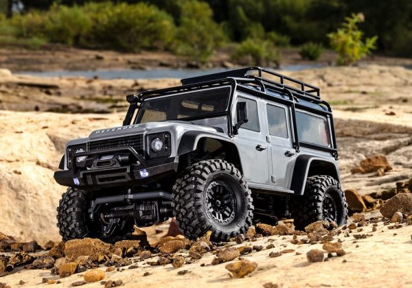 TRX-4M 4X4 Crawler with Land Rover Defender Body - Image 8