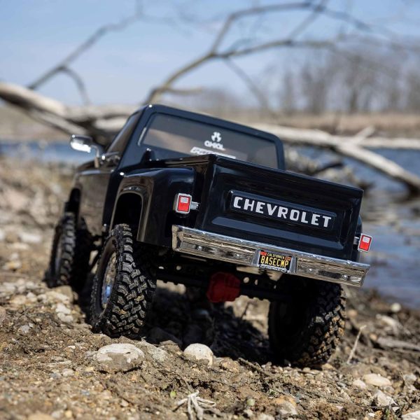 Axial RC Truck SCX10 III Base Camp 82 Chevy K10 RTR (Ready-to-Run, Battery and Charger Not Included) Black, AXI03030T2 - Image 6