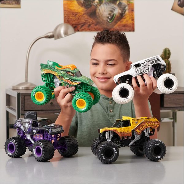 Monster Jam, Official Grave Digger Monster Truck, Collector Die-Cast Vehicle, 1:24 Scale, Kids Toys for Boys and Girls Ages 3 and up - Image 8